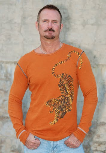 jon9  tiger shirt
